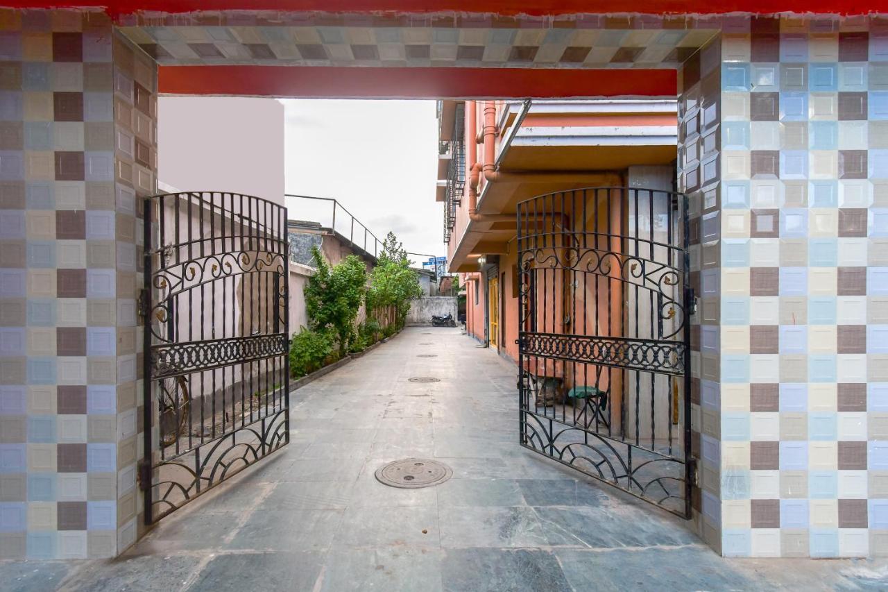 Hotel Blue Abedin Kalküta Dış mekan fotoğraf