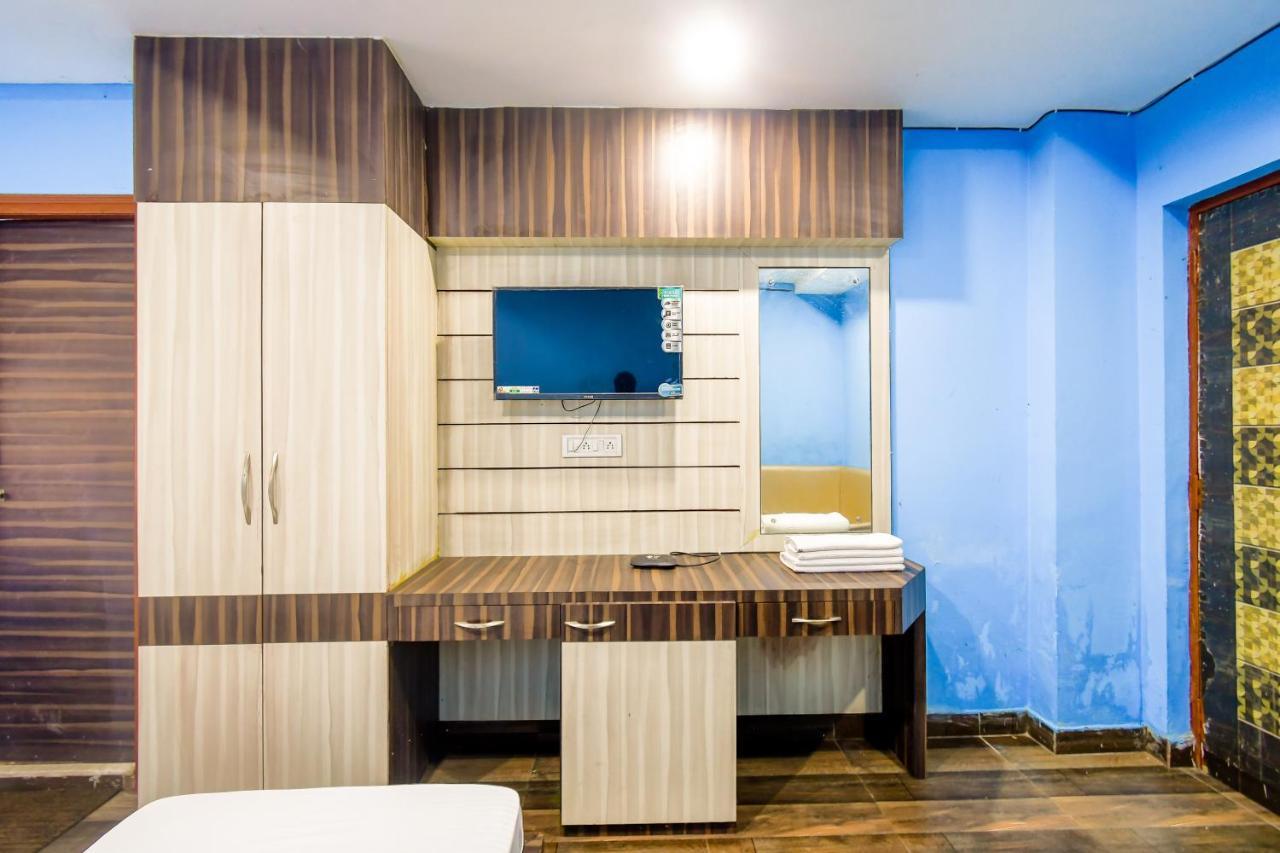 Hotel Blue Abedin Kalküta Dış mekan fotoğraf