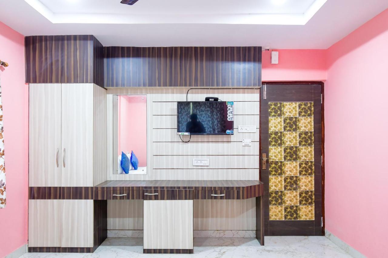 Hotel Blue Abedin Kalküta Dış mekan fotoğraf