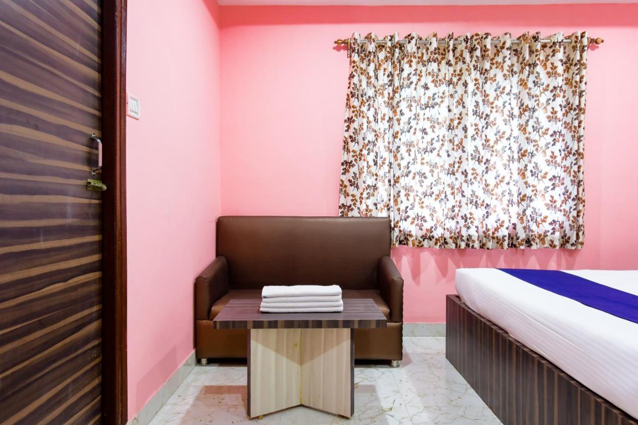 Hotel Blue Abedin Kalküta Dış mekan fotoğraf