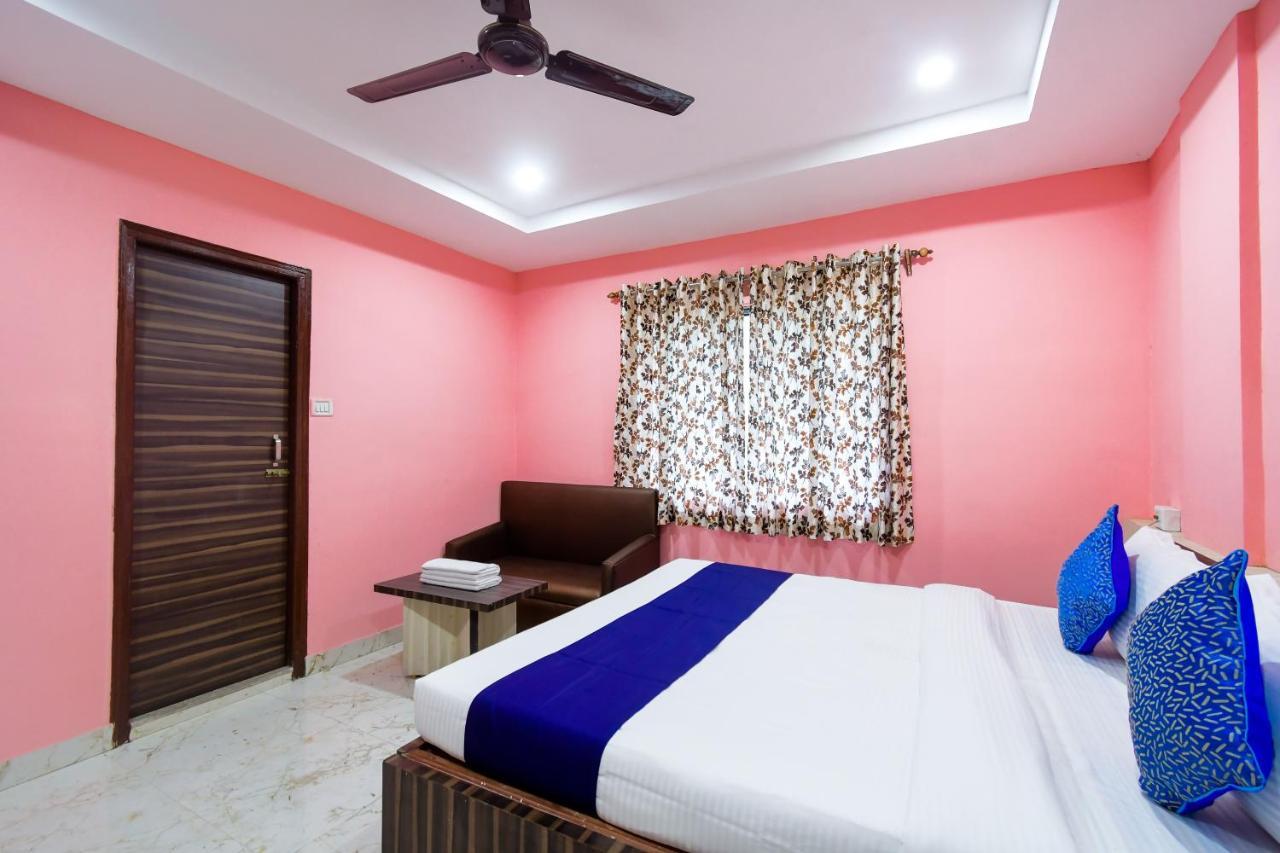 Hotel Blue Abedin Kalküta Dış mekan fotoğraf