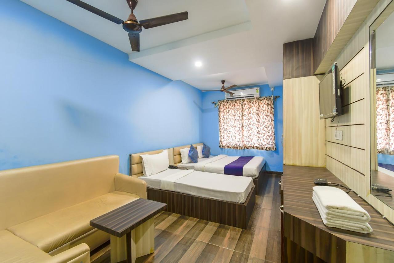 Hotel Blue Abedin Kalküta Dış mekan fotoğraf