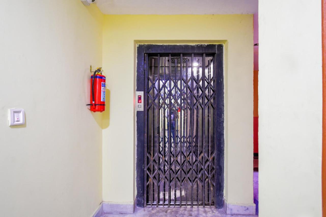 Hotel Blue Abedin Kalküta Dış mekan fotoğraf